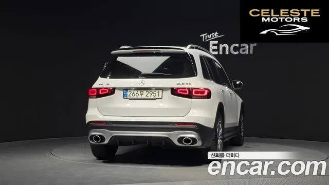 MERCEDES AMG GLB-Classe X247 AMG GLB35 4MATIC 2021 — photo 4 sur 20