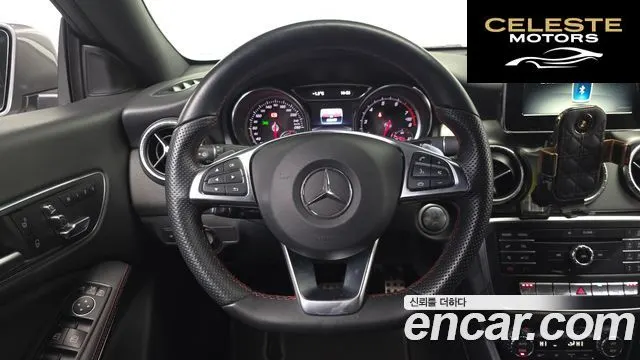 MERCEDES AMG CLA-Classe C117 CLA220 AMG Line 2018 — photo 13 sur 20