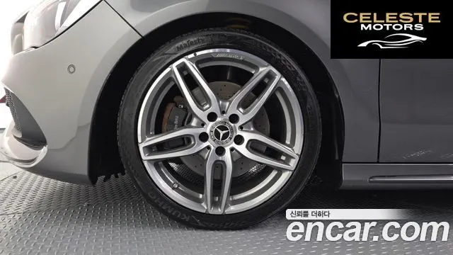 MERCEDES AMG CLA-Classe C117 CLA220 AMG Line 2018 — photo 5 sur 20