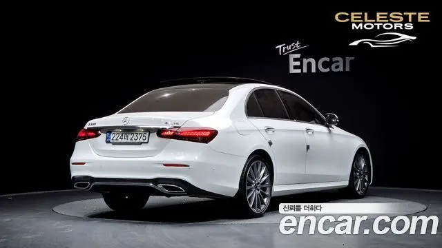MERCEDES AMG E-Classe W213 E350 4MATIC AMG Line 2022 — photo 2 sur 20