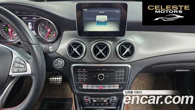 MERCEDES AMG CLA-Classe C117 CLA220 AMG Line 2018 — photo 16 sur 20