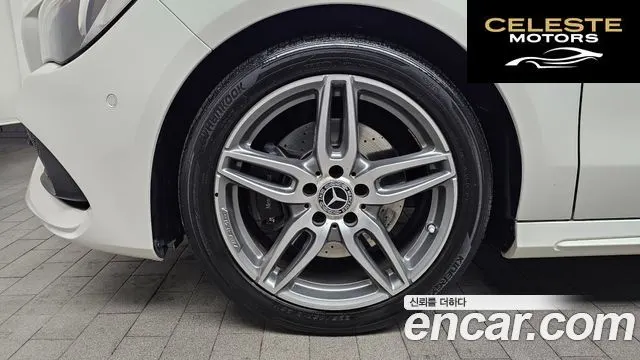 MERCEDES AMG CLA-Classe C117 CLA220 AMG Line 2018 — photo 5 sur 20