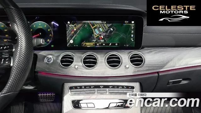 MERCEDES AMG E-Classe W213 E350 4MATIC AMG Line 2021 — photo 14 sur 20