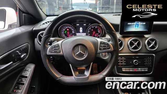 MERCEDES AMG CLA-Classe C117 CLA220 AMG Line 2018 — photo 13 sur 20