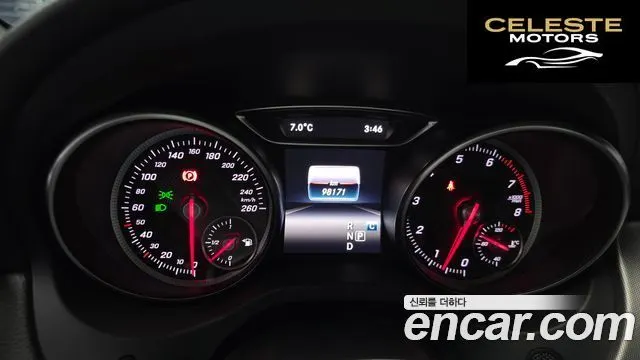 MERCEDES AMG CLA-Classe C117 CLA220 AMG Line 2018 — photo 8 sur 20