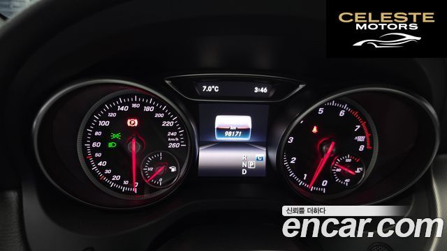 MERCEDES AMG CLA-Classe C117 CLA220 AMG Line 2018 — photo 8 sur 20