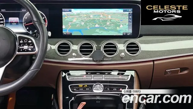 MERCEDES AMG E-Classe W213 E300 4MATIC AMG Line 2020 — photo 19 sur 20