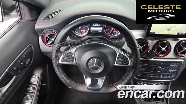 MERCEDES AMG GLA-Classe X156 GLA45 AMG 4MATIC 2017 — photo 13 sur 20