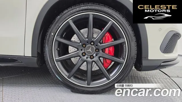 MERCEDES AMG GLA-Classe X156 GLA45 AMG 4MATIC 2017 — photo 5 sur 20