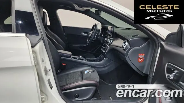 MERCEDES AMG CLA-Classe C117 CLA220 AMG Line 2019 — photo 11 sur 20