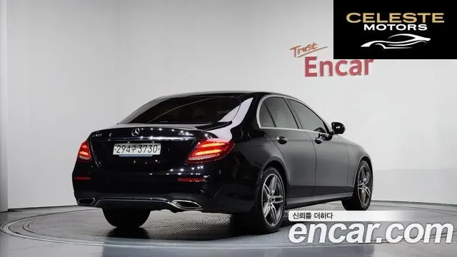 MERCEDES AMG E-Classe W213 E300 4MATIC AMG Line 2020 — photo 2 sur 20