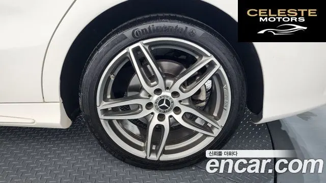 MERCEDES AMG CLA-Classe C117 CLA220 AMG Line 2019 — photo 5 sur 20