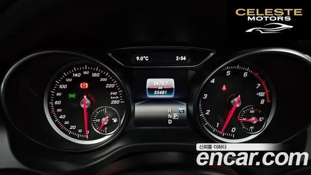 MERCEDES AMG CLA-Classe C117 CLA220 AMG Line 2018 — photo 8 sur 20