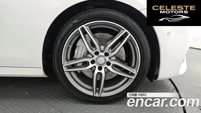 MERCEDES AMG E-Classe W213 E300 AMG Line 2017 — photo 4 sur 26