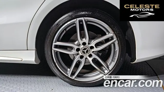 MERCEDES AMG CLA-Classe C117 CLA220 AMG Line 2019 — photo 5 sur 20