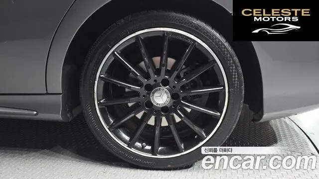 MERCEDES AMG CLA-Classe C117 CLA250 4MATIC AMG Line 2017 — photo 5 sur 20