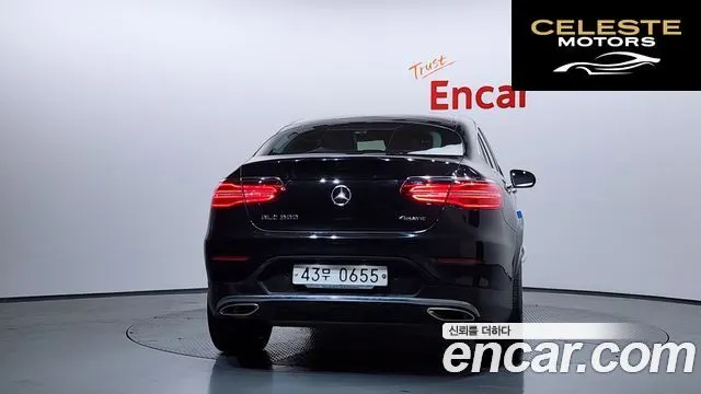 MERCEDES AMG GLC-Classe X253 GLC300 4MATIC AMG Line Coupé 2019 — photo 4 sur 26
