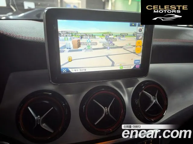 MERCEDES AMG GLA-Classe X156 GLA45 AMG 4MATIC 2015 — photo 15 sur 26