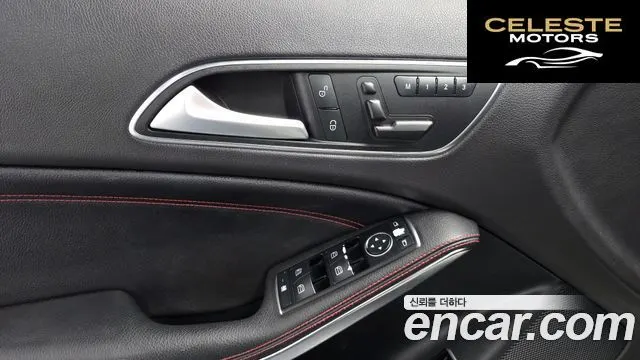 MERCEDES AMG GLA-Classe X156 GLA45 AMG 4MATIC 2015 — photo 17 sur 26