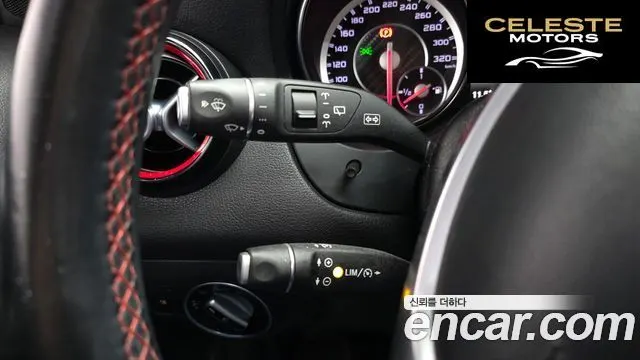 MERCEDES AMG GLA-Classe X156 GLA45 AMG 4MATIC 2015 — photo 18 sur 26