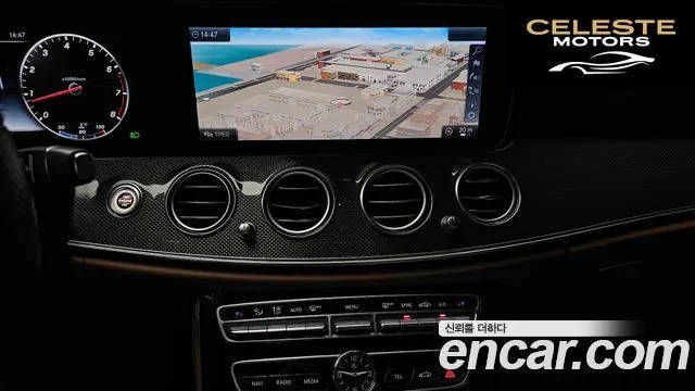 MERCEDES AMG E-Classe W213 E300 4MATIC AMG Line 2017 — photo 14 sur 20