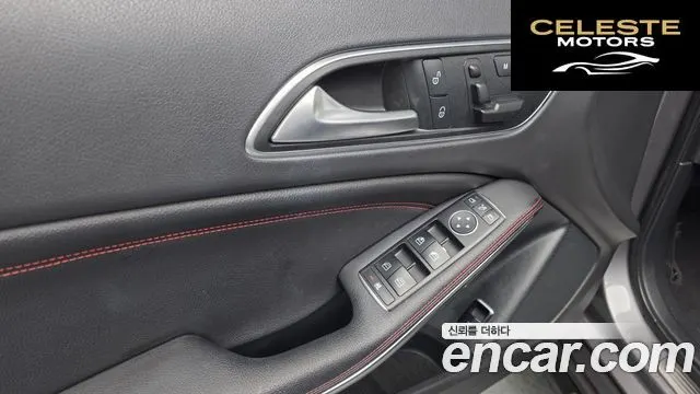 MERCEDES AMG GLA-Classe X156 GLA45 AMG 4MATIC 2015 — photo 18 sur 26