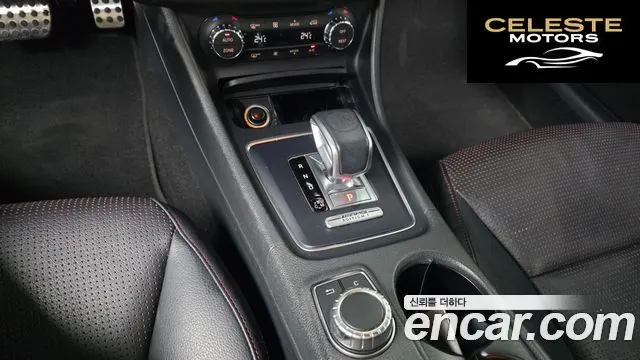 MERCEDES AMG GLA-Classe X156 GLA45 AMG 4MATIC 2015 — photo 9 sur 26
