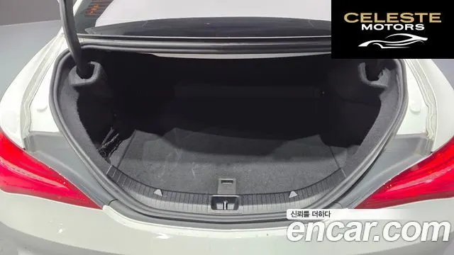 MERCEDES AMG CLA-Classe C117 CLA220 AMG Line 2018 — photo 20 sur 26