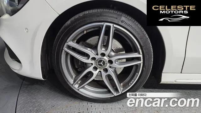 MERCEDES AMG CLA-Classe C117 CLA220 AMG Line 2018 — photo 5 sur 26
