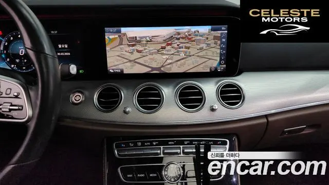 MERCEDES AMG E-Classe W213 E300 AMG Line 2019 — photo 14 sur 20