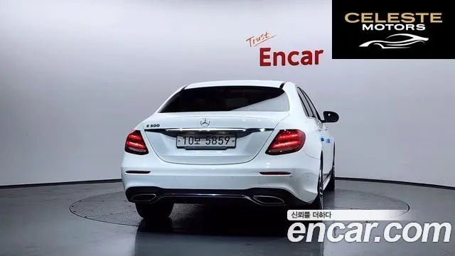 MERCEDES AMG E-Classe W213 E300 AMG Line 2019 — photo 4 sur 20