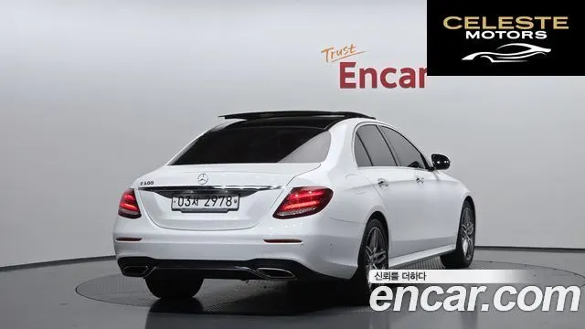 MERCEDES AMG E-Classe W213 E300 AMG Line 2019 — photo 2 sur 34