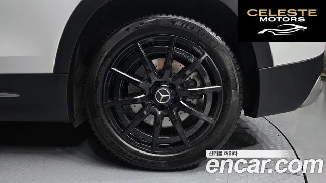 MERCEDES AMG GLB-Classe X247 AMG GLB35 4MATIC 2021 — photo 5 sur 32