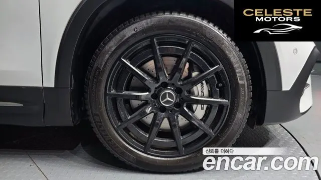 MERCEDES AMG GLB-Classe X247 AMG GLB35 4MATIC 2021 — photo 7 sur 32