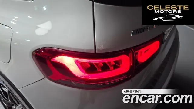 MERCEDES AMG GLB-Classe X247 AMG GLB35 4MATIC 2021 — photo 9 sur 32