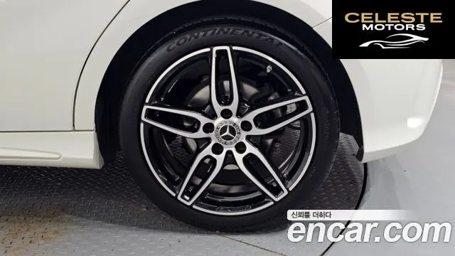 MERCEDES AMG A-Classe W176 A200 AMG Line 2018 — photo 7 sur 30