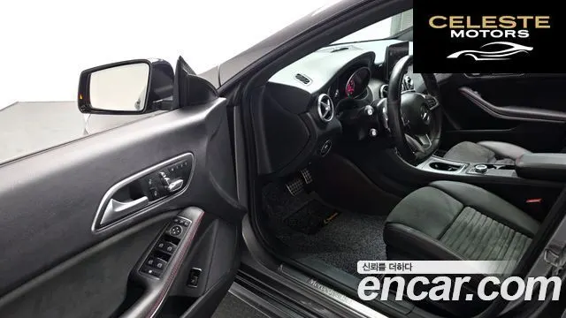 MERCEDES AMG CLA-Classe C117 CLA250 4MATIC AMG Line 2018 — photo 12 sur 27