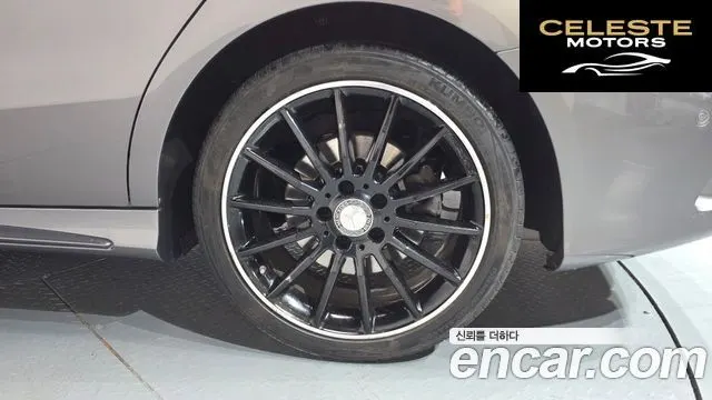 MERCEDES AMG CLA-Classe C117 CLA250 4MATIC AMG Line 2018 — photo 6 sur 27