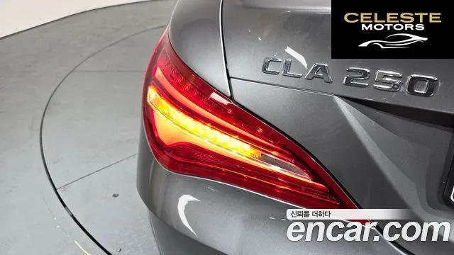 MERCEDES AMG CLA-Classe C117 CLA250 4MATIC AMG Line 2018 — photo 8 sur 27
