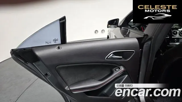 MERCEDES AMG CLA-Classe C117 CLA250 4MATIC AMG Line 2018 — photo 14 sur 27