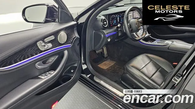 MERCEDES AMG E-Classe W213 E220d 4MATIC AMG Line 2022 — photo 13 sur 32