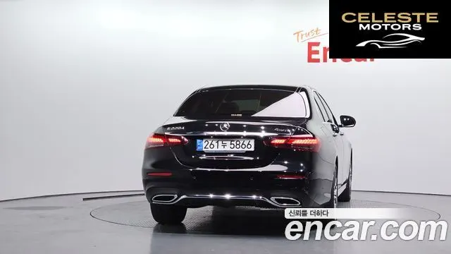 MERCEDES AMG E-Classe W213 E220d 4MATIC AMG Line 2022 — photo 4 sur 32