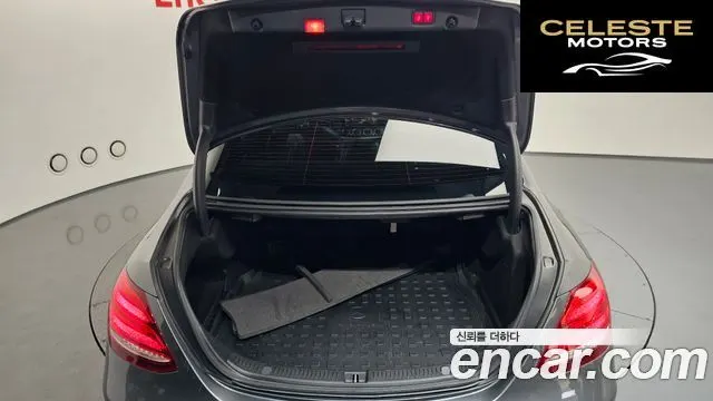 MERCEDES AMG E-Classe W213 E300 4MATIC AMG Line 2017 — photo 26 sur 35