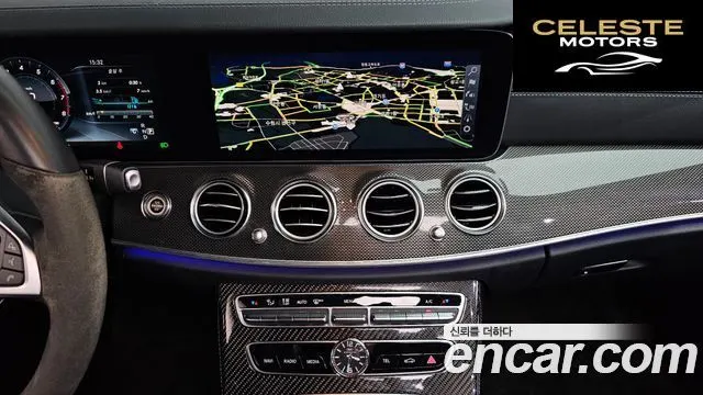 MERCEDES AMG E-Classe W213 E300 4MATIC AMG Line 2017 — photo 20 sur 35