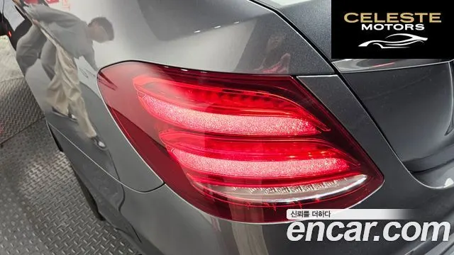 MERCEDES AMG E-Classe W213 E300 4MATIC AMG Line 2017 — photo 9 sur 35