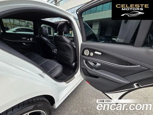 MERCEDES AMG E-Classe W213 E220d 4MATIC AMG Line 2022 — photo 17 sur 25