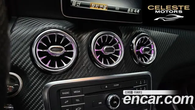 MERCEDES AMG A-Classe W176 A45 AMG 4MATIC 2017 — photo 30 sur 30