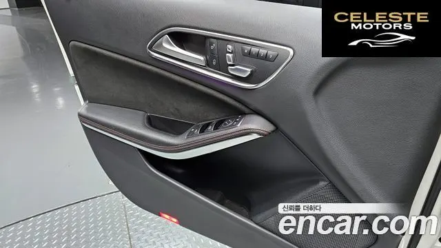 MERCEDES AMG A-Classe W176 A45 AMG 4MATIC 2017 — photo 14 sur 30