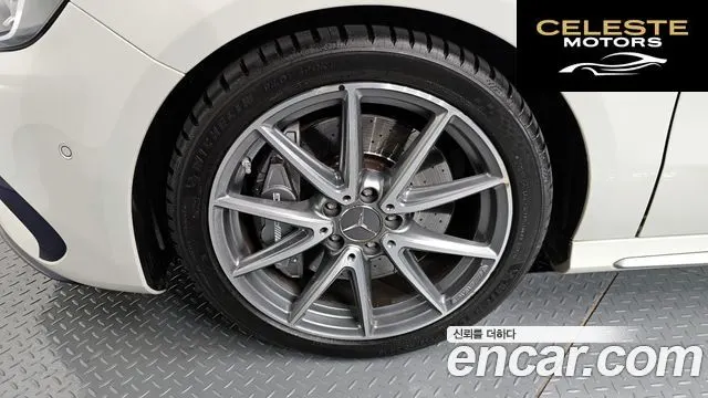 MERCEDES AMG A-Classe W176 A45 AMG 4MATIC 2017 — photo 5 sur 20