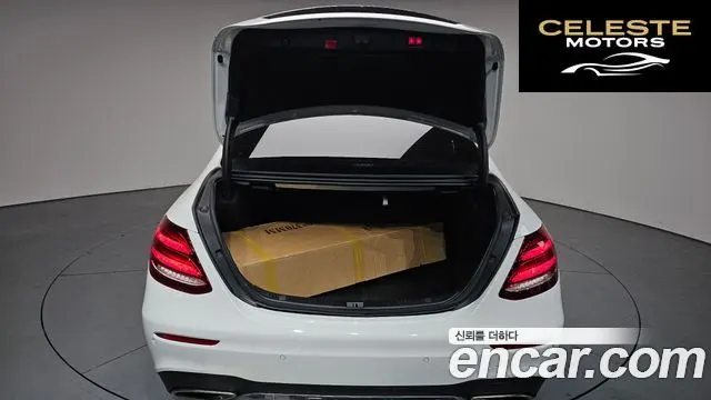 MERCEDES AMG E-Classe W213 E350 4MATIC AMG Line 2020 — photo 20 sur 20